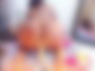 Laura Saenz's Live Sex Cam Show
