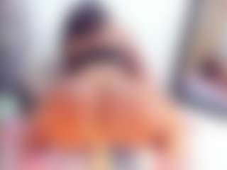 Laura Saenz's Live Sex Cam Show