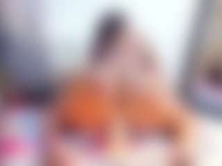 Laura Saenz's Live Sex Cam Show