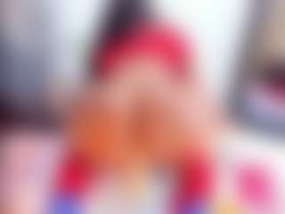 Live cam show with Laura Saenz - Oil on anonymated.com