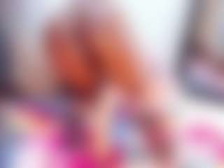 Live cam show with Laura Saenz - Oil on makecum.org