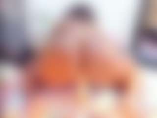 Live cam show with Laura Saenz - Shaved on SpankPalCams