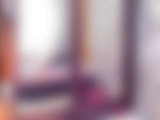 Live cam show with Laura Saenz - Oil on Streamer API