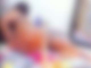Live cam show with Laura Saenz - Fingers on Dolls Live