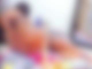 Live cam show with Laura Saenz - Ebony Squirt on Dolls Live