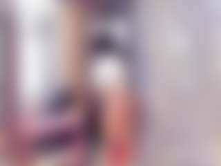 Live cam show with Laura Saenz - Ebony Squirt on SpankPalCams | colombia