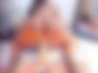 Live cam show with Laura Saenz - Oil on Camsoda