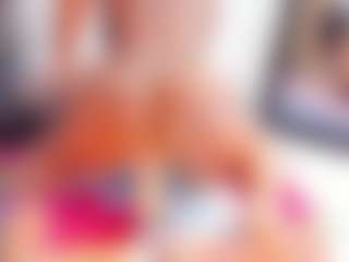 Live cam show with Laura Saenz - Asshole Black on AdultVida.com