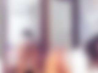 Live cam show with Laura Saenz - Squirt on Camsoda