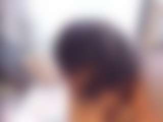 Live cam show with Laura Saenz - Strip Black on Camversity