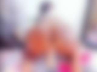 Live cam show with Laura Saenz - Twerk on PervPlay.com