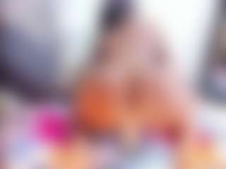 Live cam show with Laura Saenz - Ebony on madthumbs | colombia