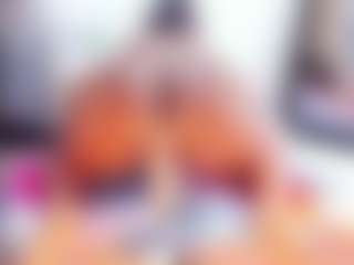 Live cam show with Laura Saenz - Brown Eyes Ebony on Camversity
