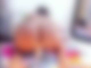 Live cam show with Laura Saenz - Twerk on CamSodaAdn