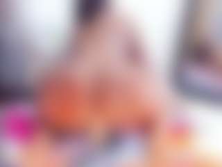 Laura Saenz's Live Sex Cam Show