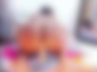 Laura Saenz's Live Sex Cam Show