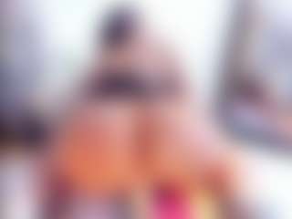 Live cam show with Laura Saenz - Shaved on Big Tits