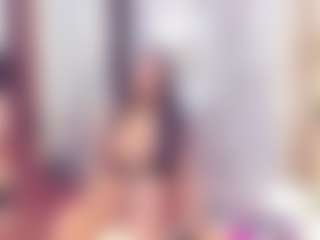 Live cam show with Laura Saenz - Oil on xblisslive.com
