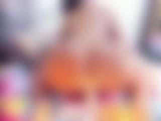 Live cam show with Laura Saenz - Shaved on TottyGirls