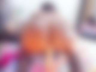 Live cam show with Laura Saenz - Ebony on StripNow | colombia