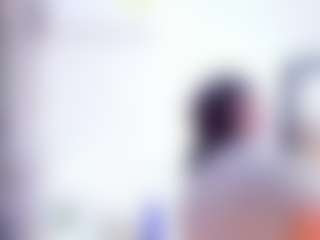 Live cam show with Laura Saenz - Oil on Camsoda