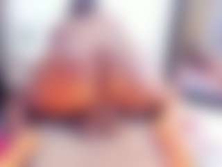 Live cam show with Laura Saenz - Spank Black on Soda Cam