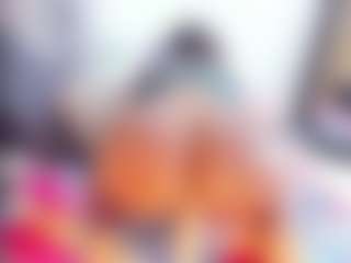 Live cam show with Laura Saenz - Ass Bouncing on CamwithHer