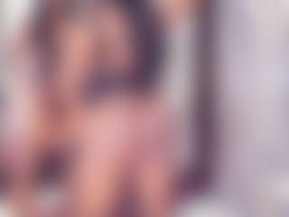 Live cam show with Laura Saenz - Shaved on CamwithHer