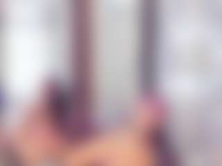 Live cam show with Laura Saenz - Hairy Pussy on Camsoda