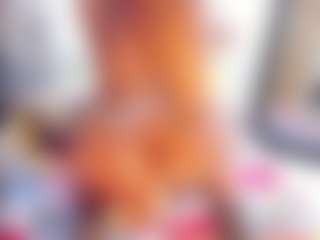 Live cam show with Laura Saenz - BBW on TeamSkeetLive