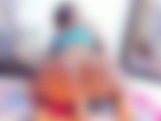 Laura Saenz's Live Sex Cam Show