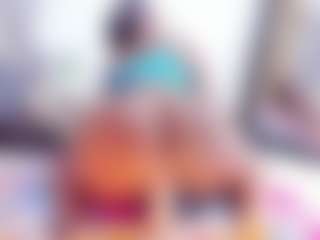 Laura Saenz's Live Sex Cam Show