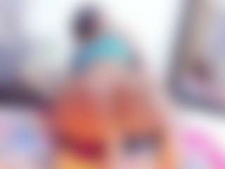 Laura Saenz's Live Sex Cam Show