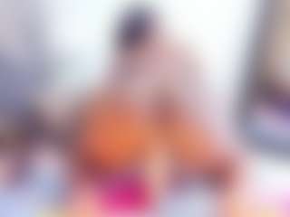 Live cam show with Laura Saenz - Squirt Big Tits on Camming Site