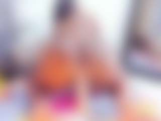 Live cam show with Laura Saenz - BBW Ebony on madthumbs