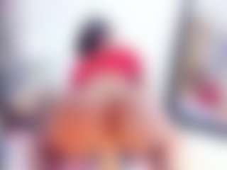 Live cam show with Laura Saenz - Big Tits on nudelive.tv