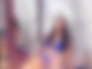 Live cam show with Laura Saenz - Twerk on StripNow