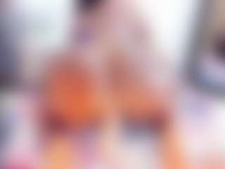 Live cam show with Laura Saenz - Black Squirt on sexylivex.com