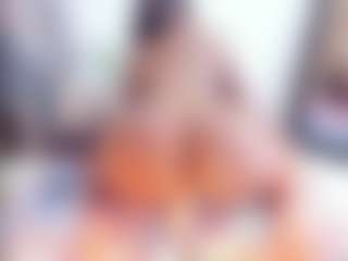 Live cam show with Laura Saenz - Fingering on milfzrlive.com