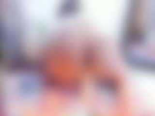 Live cam show with Laura Saenz - Ebony Squirt on live18s.com