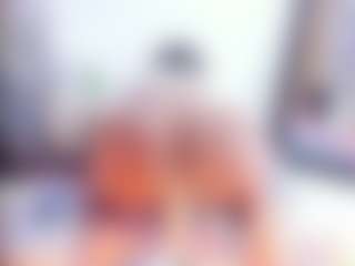 Live cam show with Laura Saenz - Black BBW on TeamSkeetLive