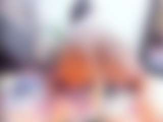Live cam show with Laura Saenz - Black Dildo on intimatelivegirls.com
