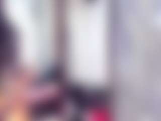 Live cam show with Laura Saenz - BBW on SmokeAndPoke