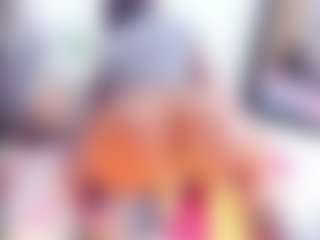 Show de cam en vivo con Laura Saenz - Shaved en Camsoda