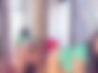 Live cam show with Laura Saenz - Oil on Camsoda