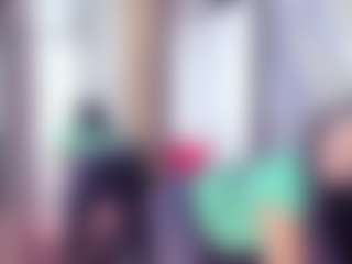 Live cam show with Laura Saenz - Brown Eyes Black on Camming Site