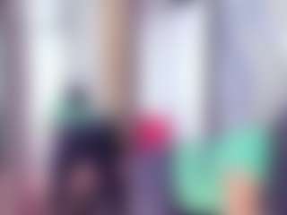 Live cam show with Laura Saenz - Brown Eyes Toys on Camming Site