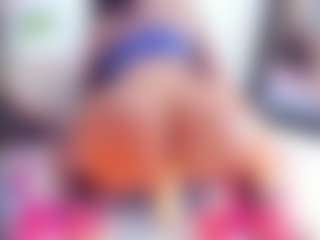 Live cam show with Laura Saenz - Black Cum on Camsoda