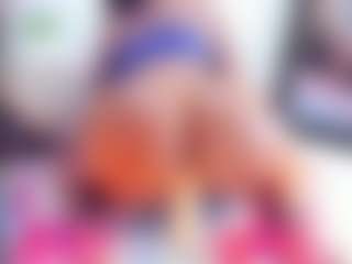 Laura Saenz's Live Sex Cam Show