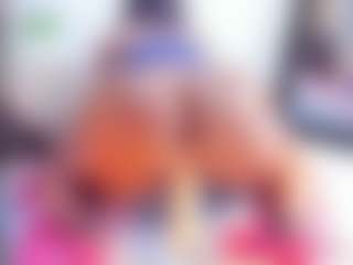 Laura Saenz's Live Sex Cam Show
